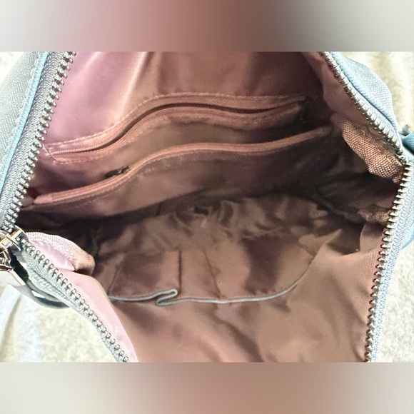 Backpack - Picture 4 of 5